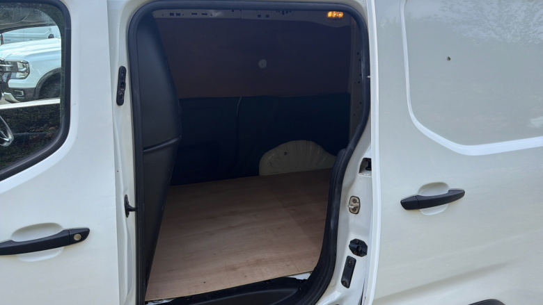 Vauxhall Combo Cargo Combo L1 Diesel 2000 1.5 Turbo D 100ps H1 Sportive Van